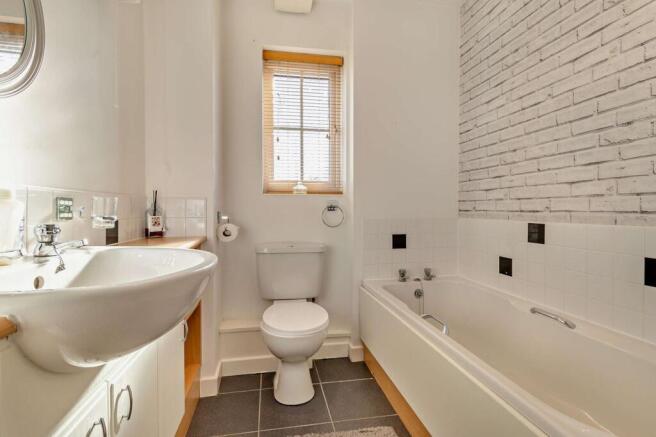 2 bed Flat for sale Image 10