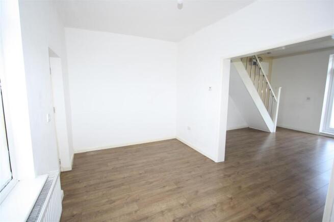 Dining Room pic 1.JPG
