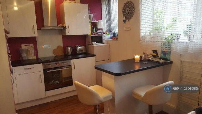 Kitchen And Breakfast Bar