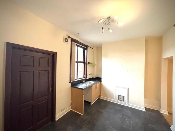 Firs Lane, Leigh photo 4