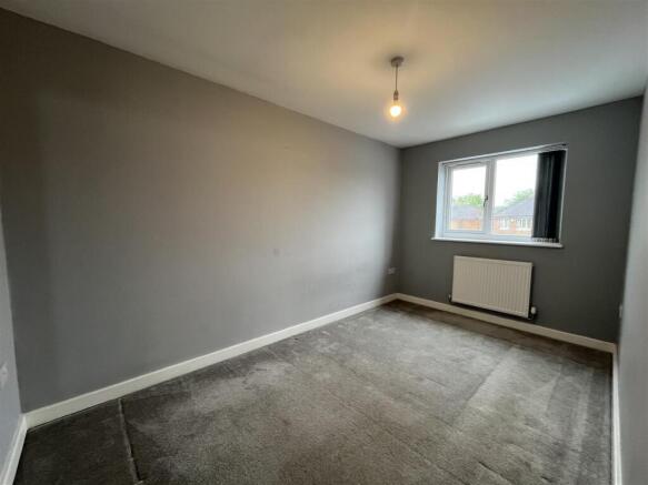 3 bed Semi-Detached to rent Image 8