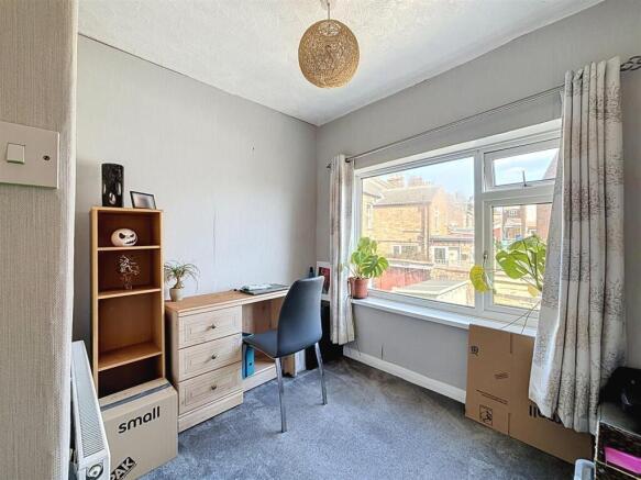 4 bed House for sale Image 11