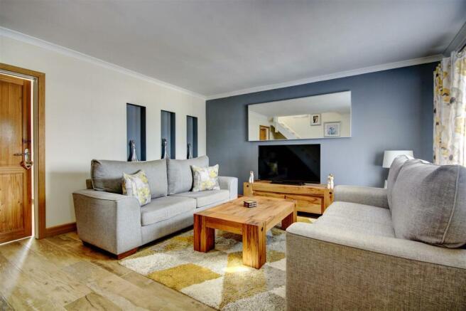FAMILY LOUNGE