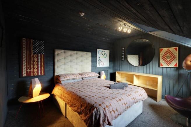 Bedroom 1 (Double)