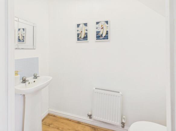4 bed Terraced for sale Image 9