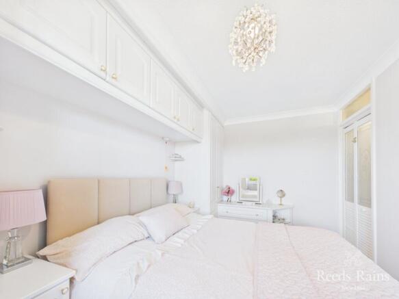2 bed Apartment for sale Image 11