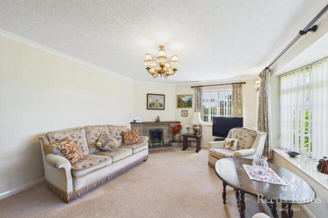 3 bed Bungalow for sale Image 4