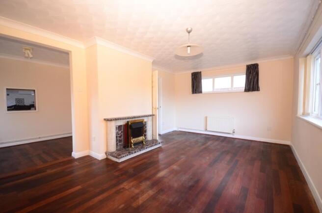 28 Barker Close l...