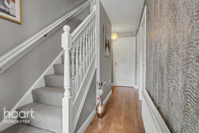 4 bed Detached for sale Image 6