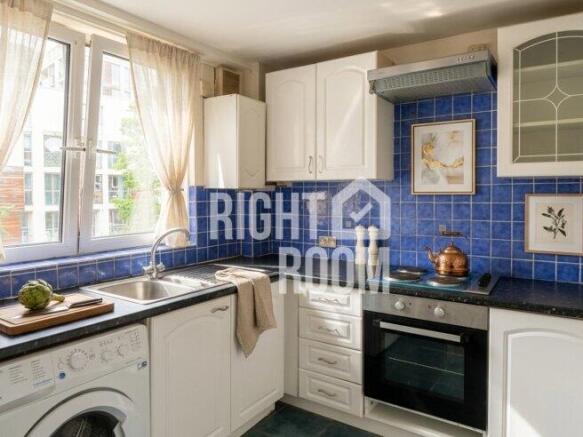 room-2-flat-12-gilbertson-house-e14-8pl-1064327