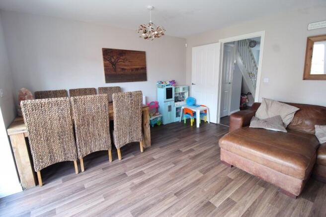 Lounge/Dining ...