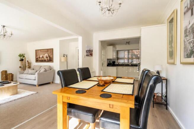 2 bed Apartment for sale Image 7