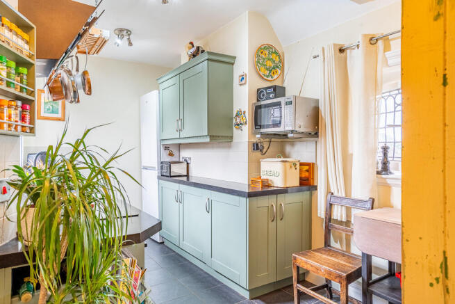 2 bed Apartment for sale Image 8
