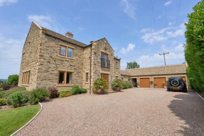 4 bed Detached for sale Image 6