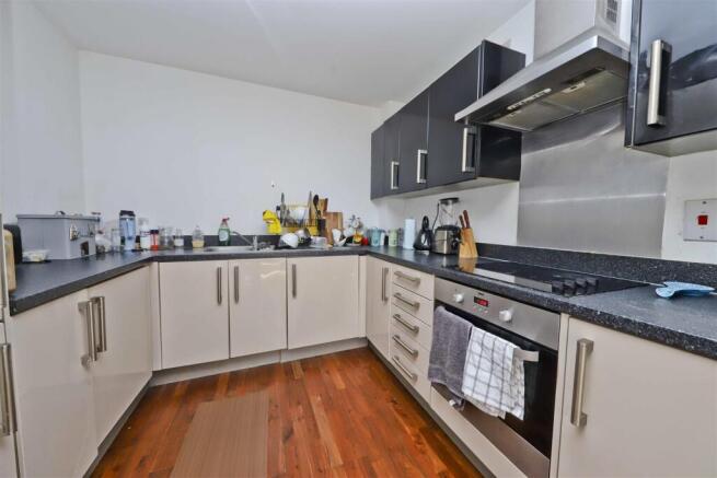 Four Seasons Terrace , West Drayton photo 4