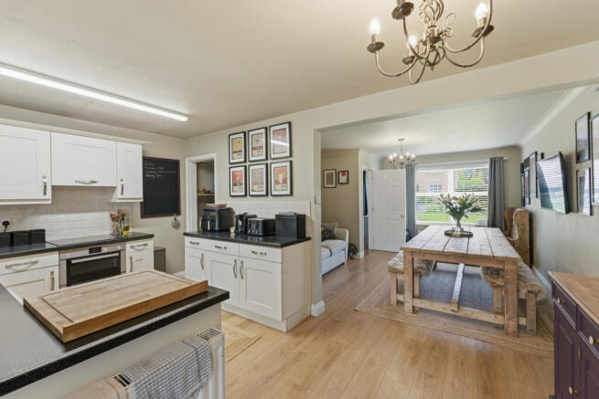 3 bed Semi-Detached for sale Image 5