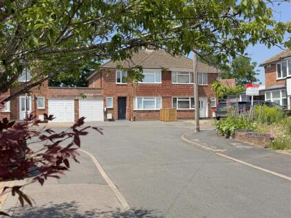 Highlands Close, Warwick