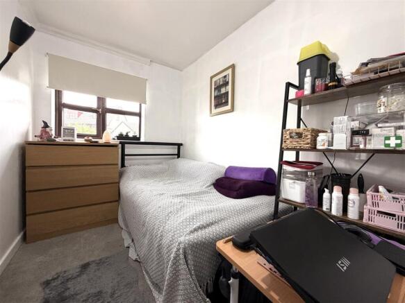 4 bed Semi-Detached for sale Image 12