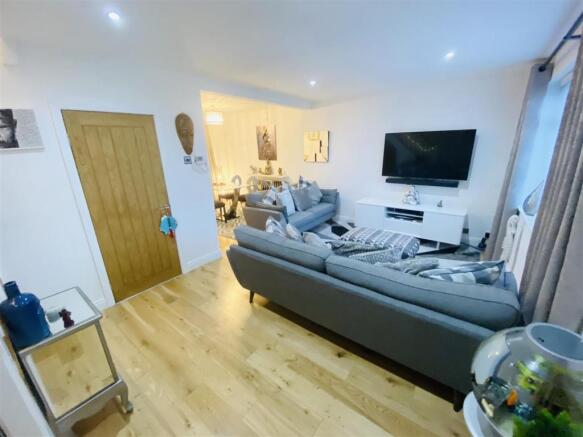 Lounge / Dining Room