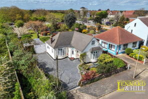 Lydden, Clockhouse Lane, North Stifford, Grays RM16 5UR