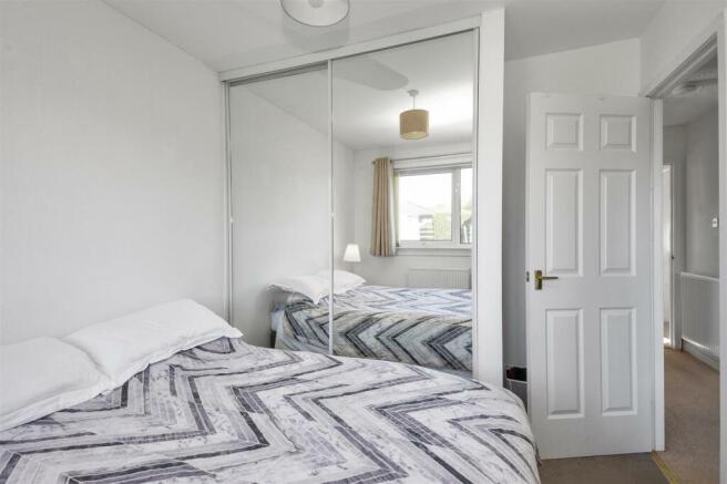 70 Glenavon Drive 8.jpg