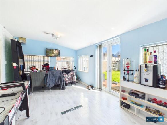 3 bed Semi-Detached for sale Image 6
