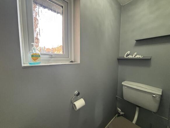 Cloakroom/wc
