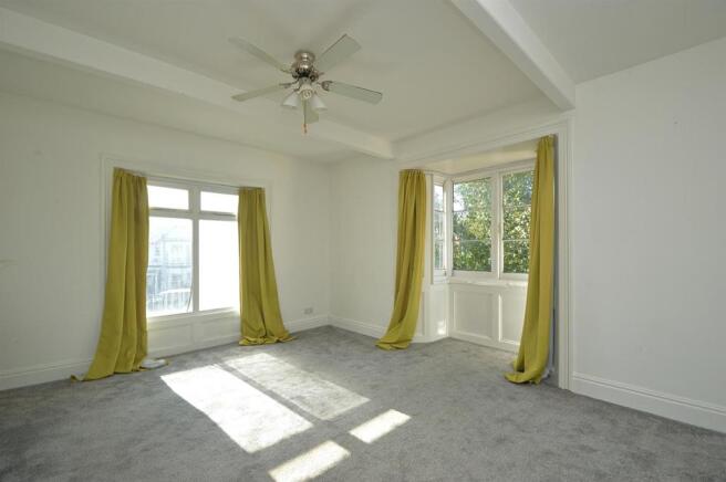 Lounge1.jpg