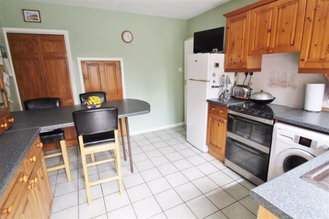 Kitchen/ Breakfast Room
