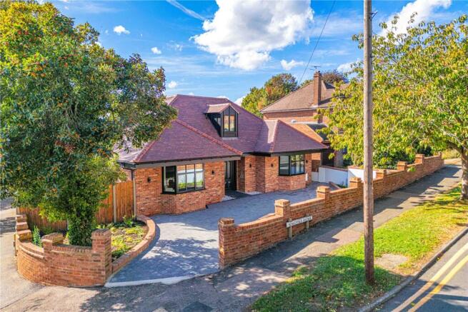 4 Bedroom Bungalow in WD7 7EJ