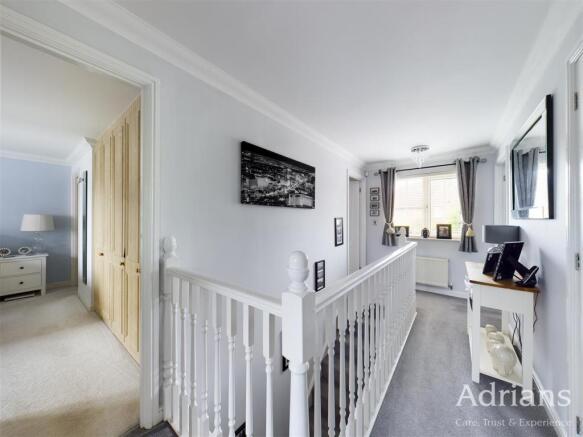 FIRST FLOOR LANDING