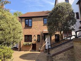 16, The Farthings, Kingston Upon Thames KT2 7PT