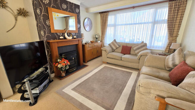 LOUNGE AREA