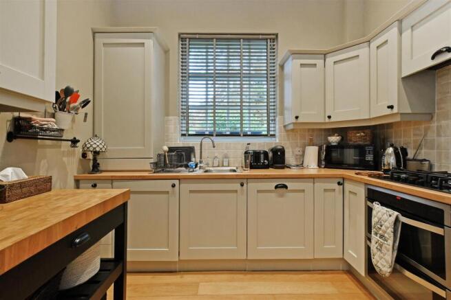 3 bed Detached for sale Image 9