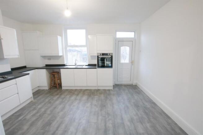 OPEN PLAN DINING KITCHEN