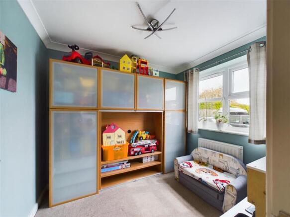 4 bed Detached for sale Image 6