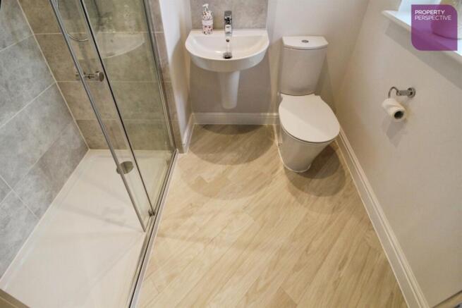 4 bed Detached for sale Image 11