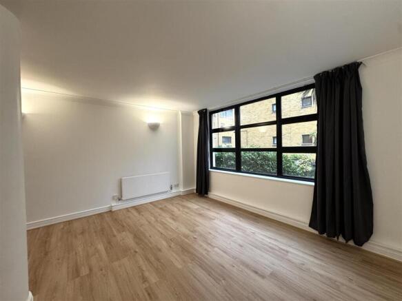 Living area pic 10.jpeg