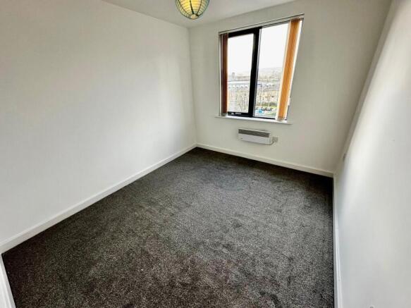 2 bed Flat to rent Image 6