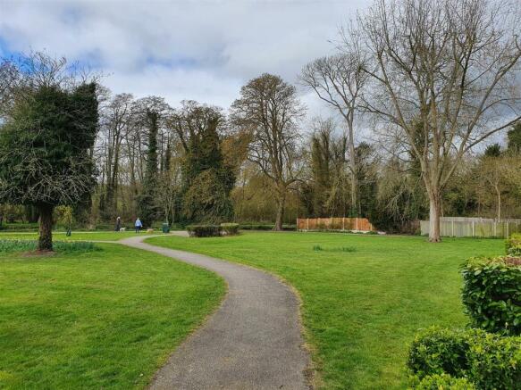 Toppesfield Gardens