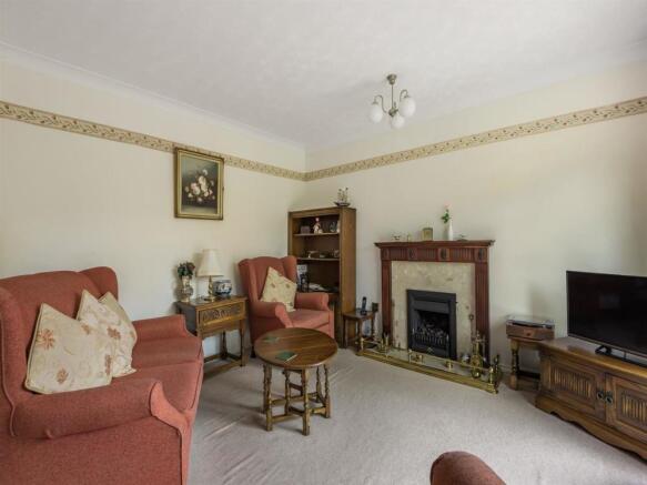 Sitting room (2).jpg