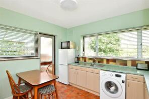 24, Crescent Drive North, Brighton BN2 6SQ