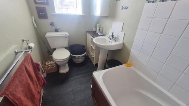 3 bed Terraced to rent Image 12
