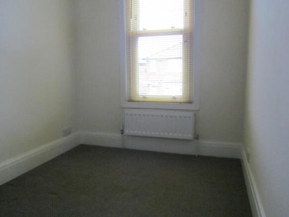 3 bed Terraced to rent Image 8