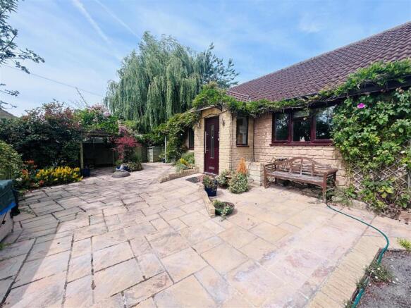 Front sun terrace