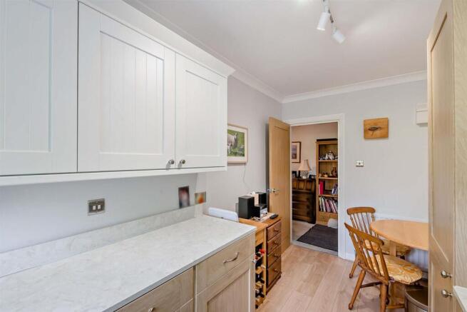 8690625-interior02-800.jpg