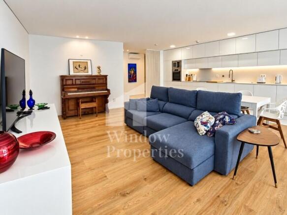 Wonderful 4 bedroom flat in the Marina of Olhão, garage in box, sea and garden view