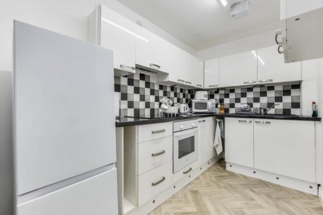 1 bed Flat for sale Image 5