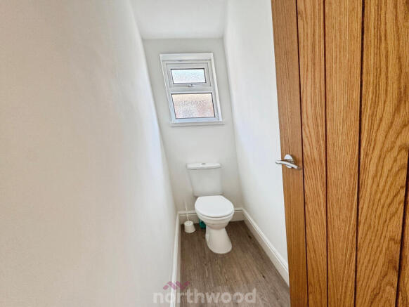 4 bed Terraced to rent Image 10