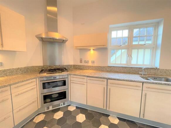 kitchen 1.jpg